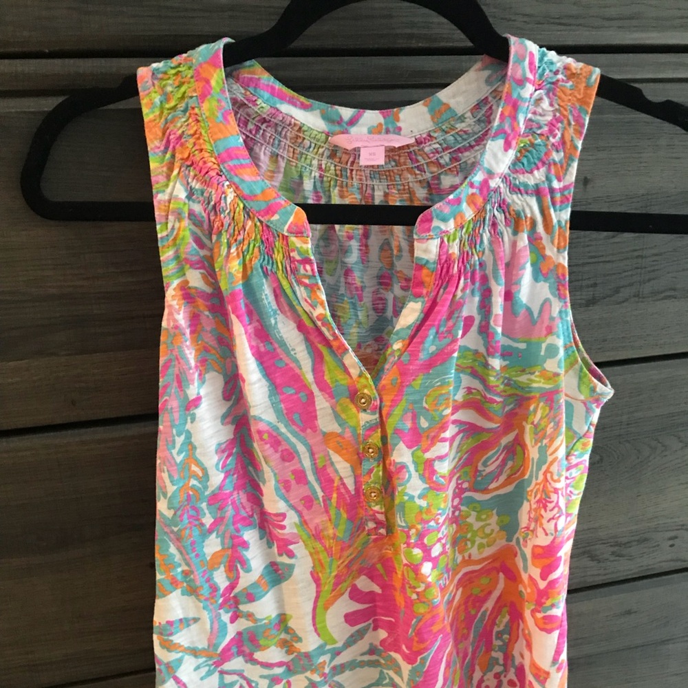 Lilly Essie top xs